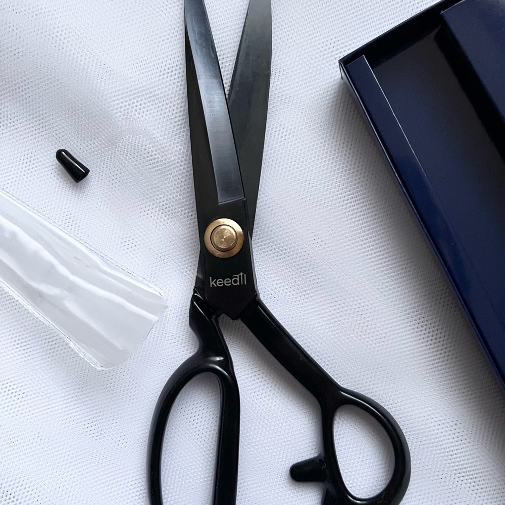 keedil 10" tailor scissors, new, heavy duty,  
Manganese steel tailor scissors